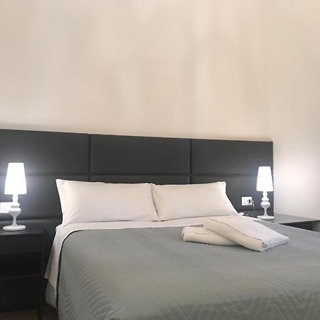 Motta Palace Apartments & Rooms Motta SantʼAnastasia Extérieur photo