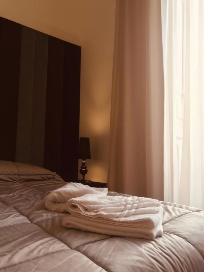 Motta Palace Apartments & Rooms Motta SantʼAnastasia Extérieur photo
