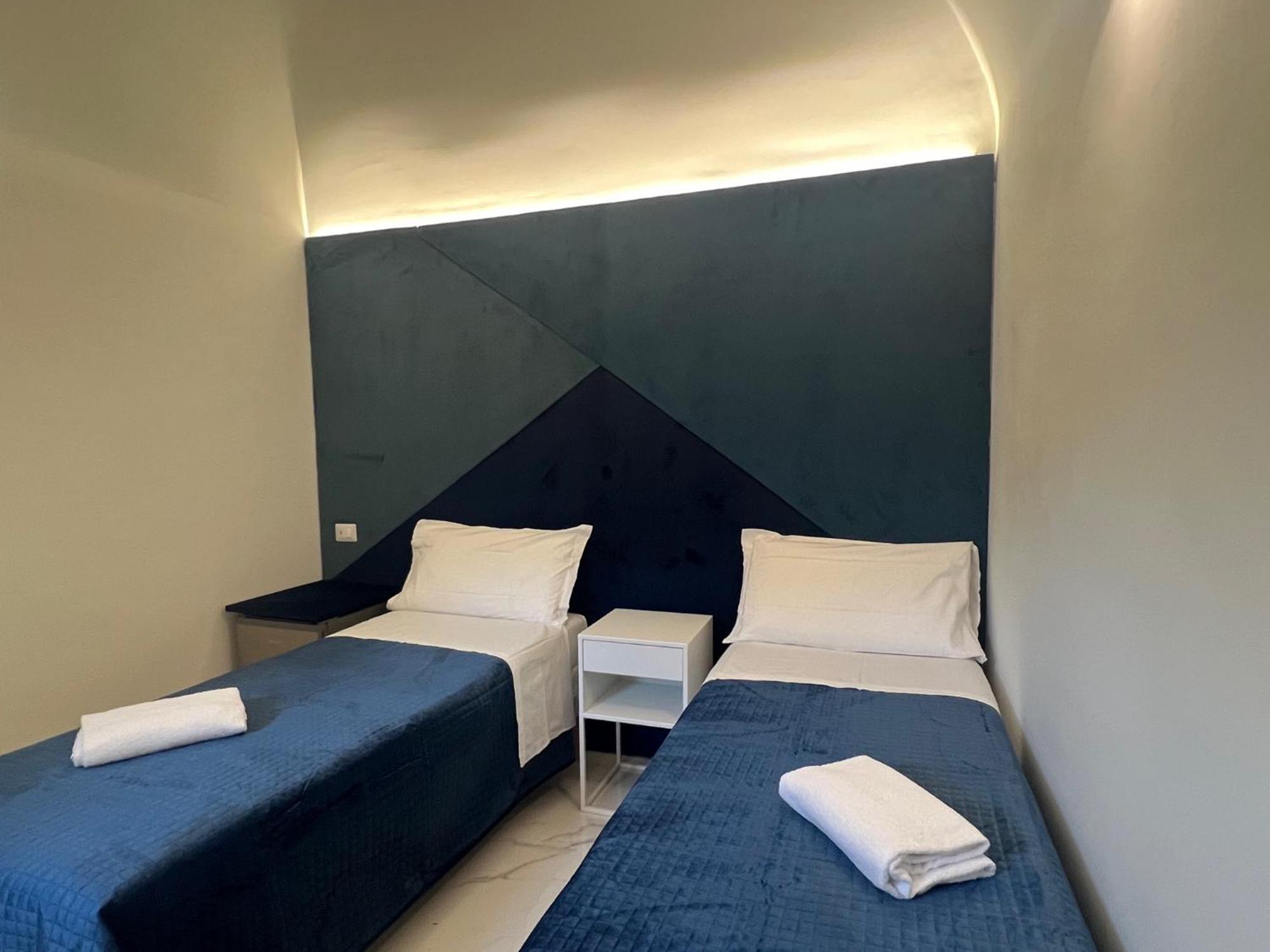 Motta Palace Apartments & Rooms Motta SantʼAnastasia Extérieur photo